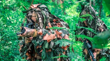 Soldiers in reconnaissance training