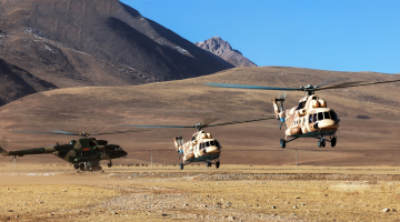 Helicopters in field flight training