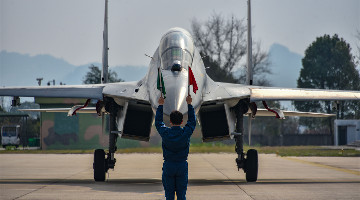 Fighter jet completes flight training