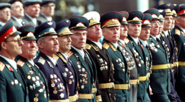 Photolog | Military parades on the Victory Day in the Great Patriotic War: 30 years in retrospect through lens of Xinhua photographers