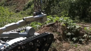 New explosive disposal robot unveiled at training ground