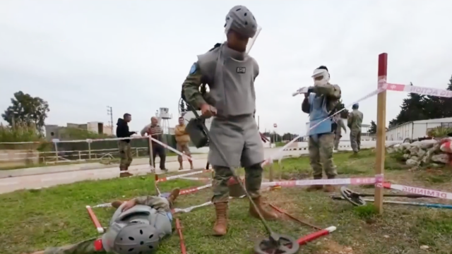 Chinese peacekeepers in Lebanon obtain mine clearance and EOD quality certification