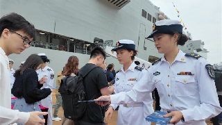 Chinese naval ships open to public in Hong Kong