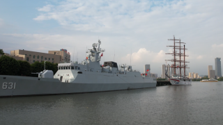 Chinese and Vietnamese naval sailors conduct various exchange activities in Guangzhou
