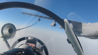 YY-20, J-16 aircraft practice aerial refueling