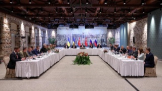 Russia, Ukraine agree on large-scale POW swap, further talks in Istanbul