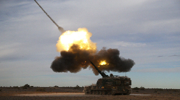 155mm self-propelled howitzer systems in live-fire training