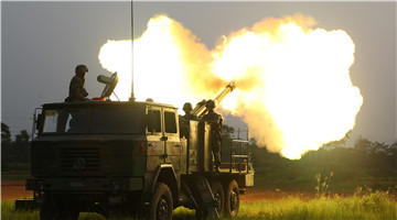 PCL-09 122mm truck-mounted Self-propelled Howitzer in Training