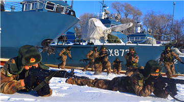 Emergency-dealing Training along border river