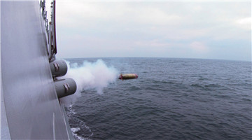 Frigate Luzhou fires torpedo in live-fire training