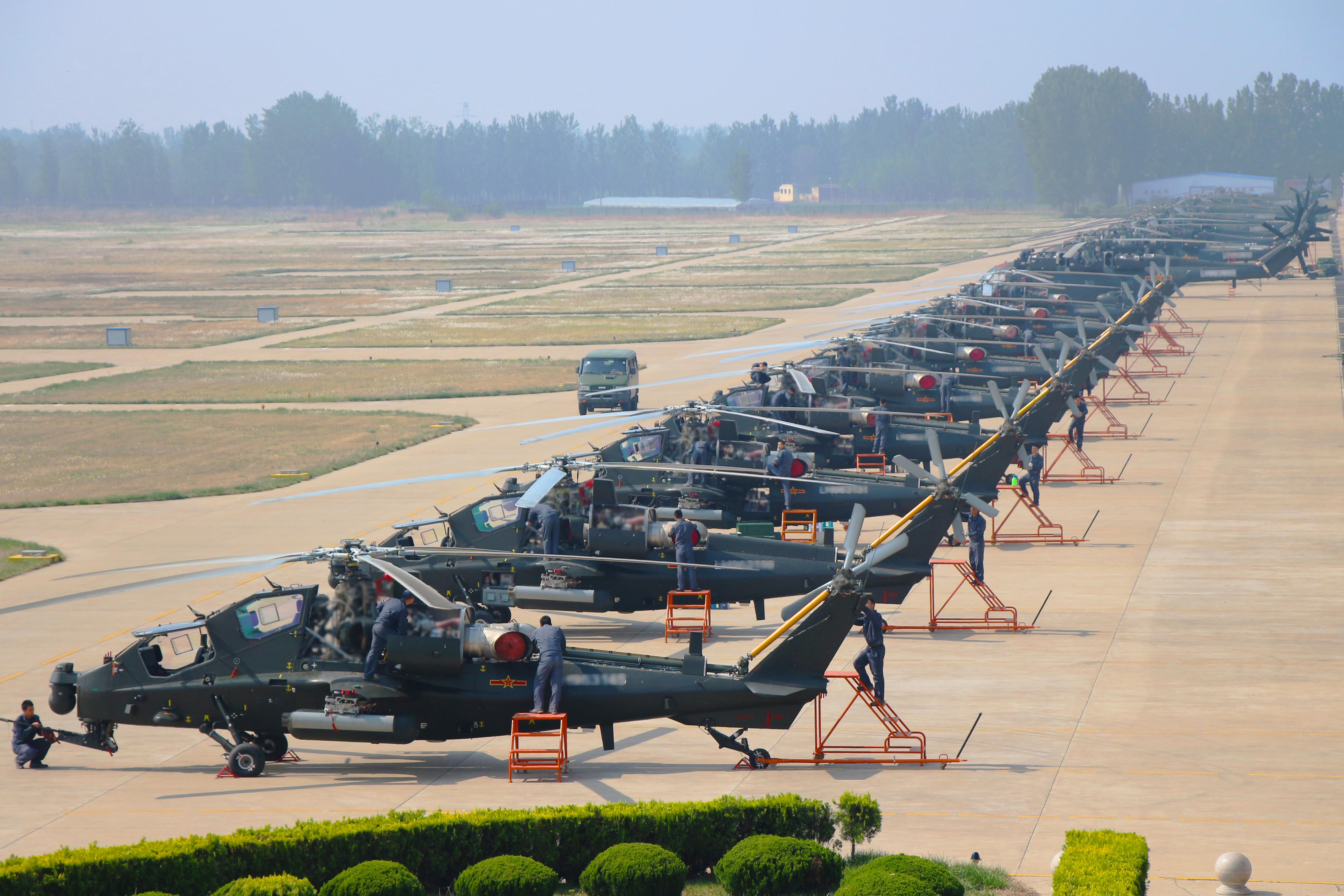 Wz 10 Attack Helicopters Receive Maintenance China Military
