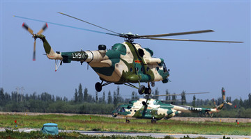 Air-ground coordinated training exercise held in Xinjiang