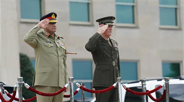 Chairman of U.S. joint chiefs of staff holds welcome ceremony for pakistani chief of army staff at Virginia