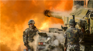 Artillerymen train in Gobi desert after long-distance maneuver from south