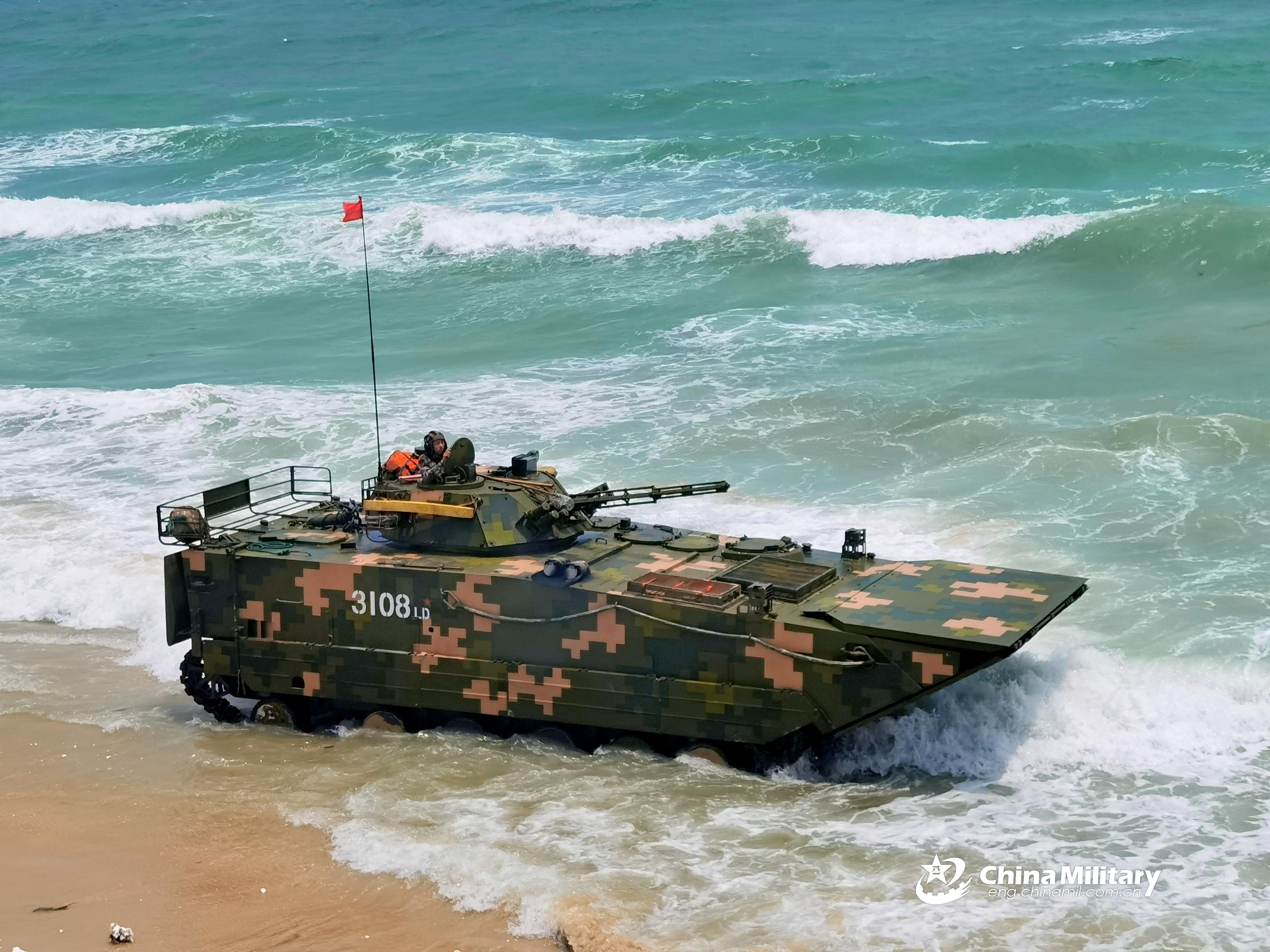 Amphibious IFV makes way to sea China Military