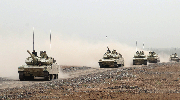 Tanks rumble in maneuver training