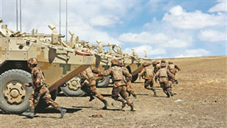 New field load-carrying equipment debuted in Xinjiang