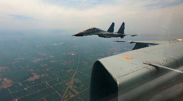 Fighter jets in flight training