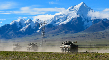 Army troops in long-range maneuver training
