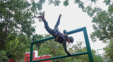 PAP special operations troops hone cross-obstacle skills
