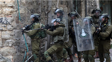 Israeli soldiers clash with Palestinian protesters in West Bank